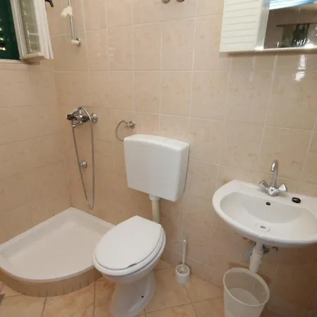 By The Sea - 8220 * Pašman