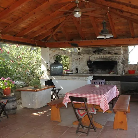 By The Sea - 8220 * Pašman