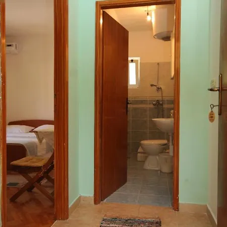 Apartment By The Sea - 8220 *