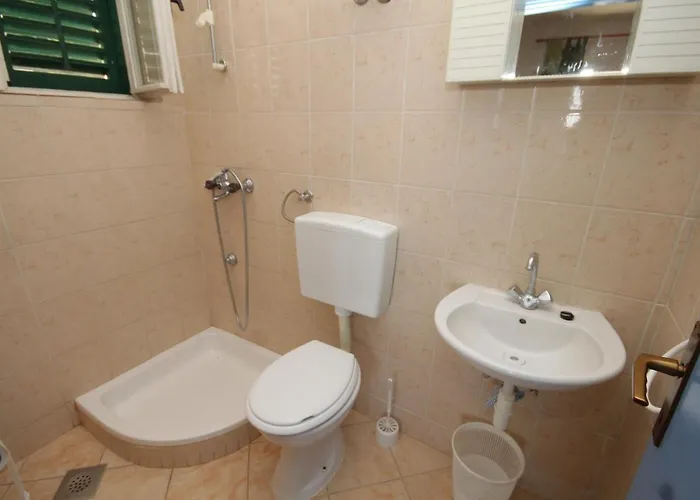 By The Sea - 8220 * Pašman