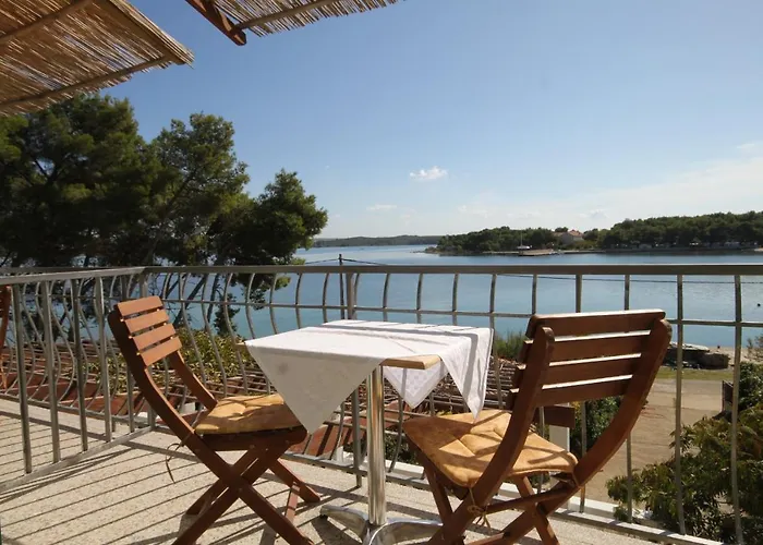 By The Sea - 8220 * Pašman